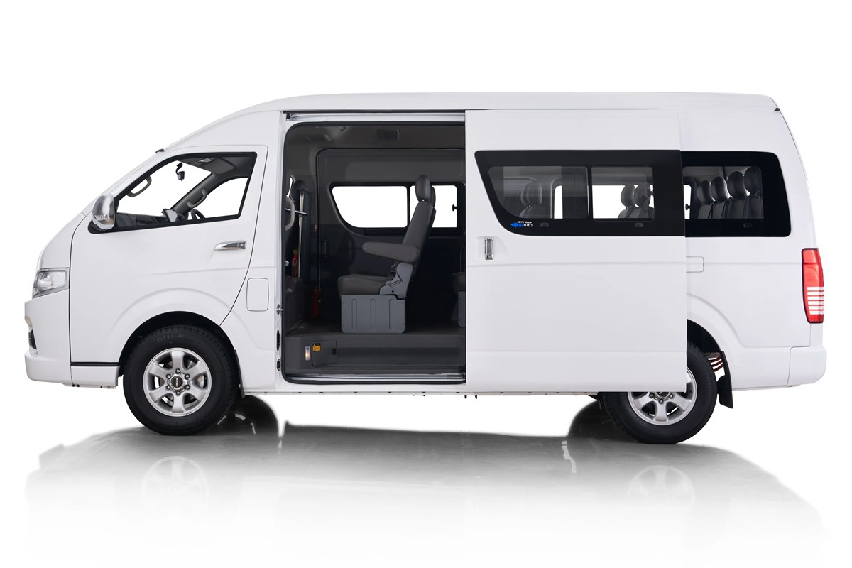 Higer EV H5C side profile with the sliding door open