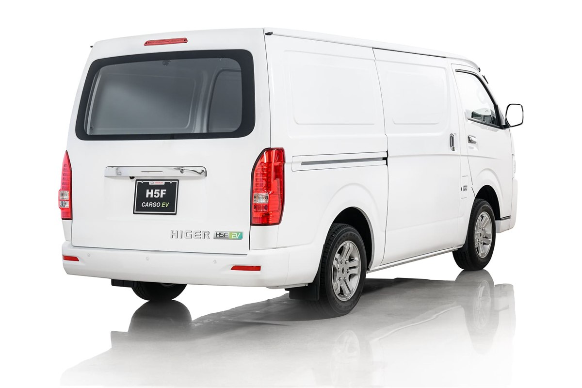 Higer EV H5F Cargo Van rear three-quarter view