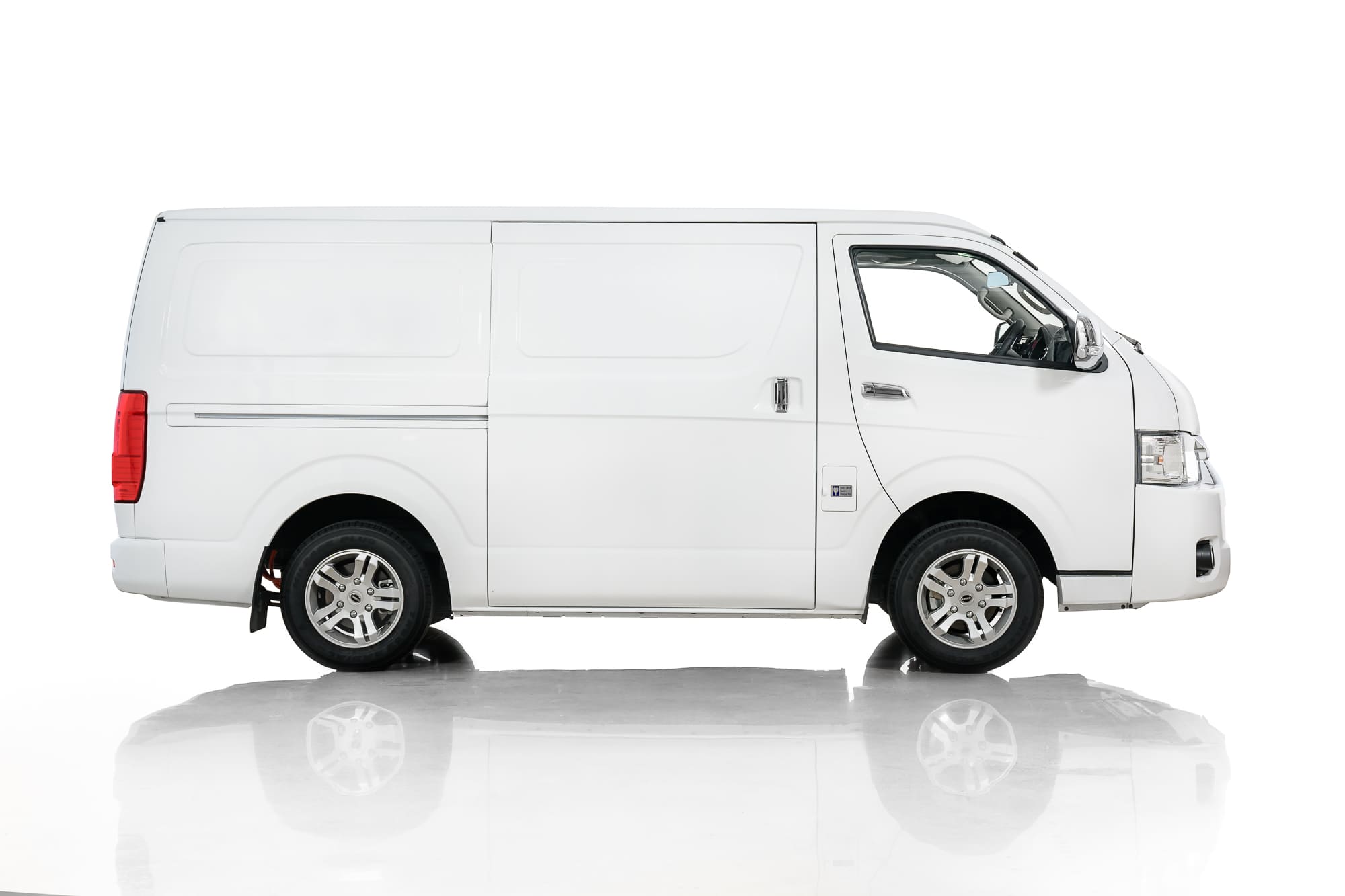 Higer EV H5F Cargo Van side profile